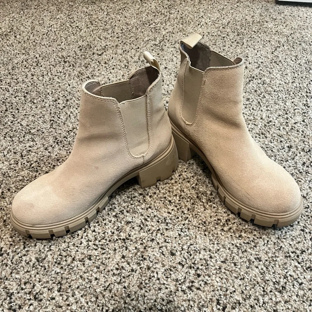 Steve Madden Howler Chelsea Bootie - Picture 3 of 5